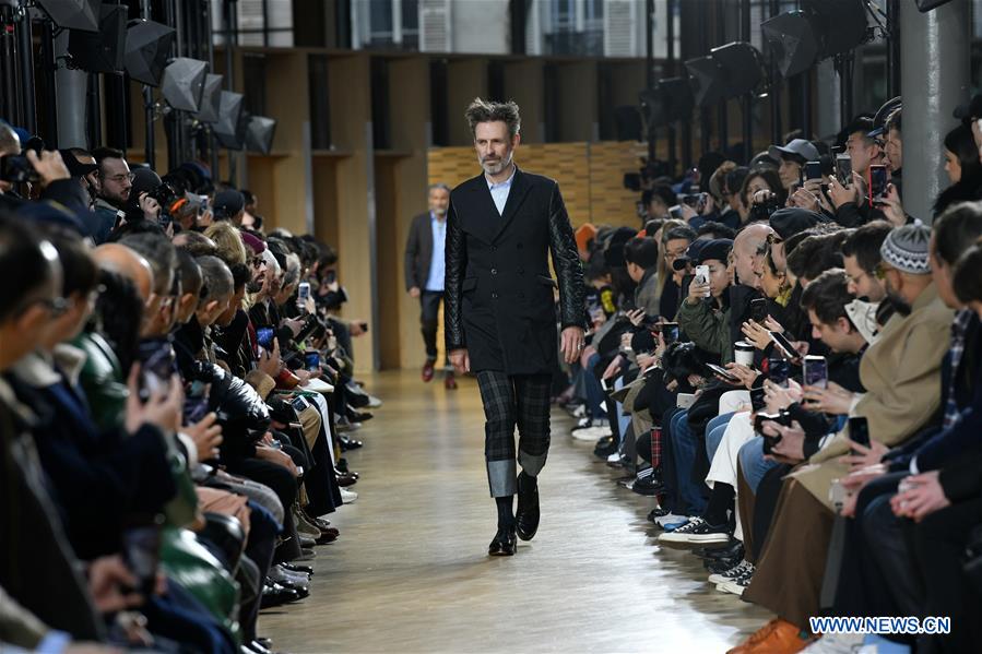 FRANCE-PARIS-MEN'S FASHION WEEK-JUNYA WATANABE