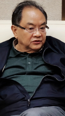 中央文史研究館館員、中國文聯原副主席、中國文藝評論家協會原主席、著名文藝評論家仲呈祥