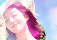 劉思彤&ldquo;日光浴&rdquo;大片 長(zhǎng)發(fā)慵懶展醉人微笑