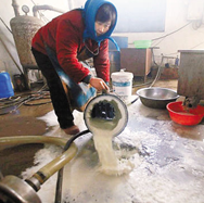 奶業(yè)困局，路在何方？