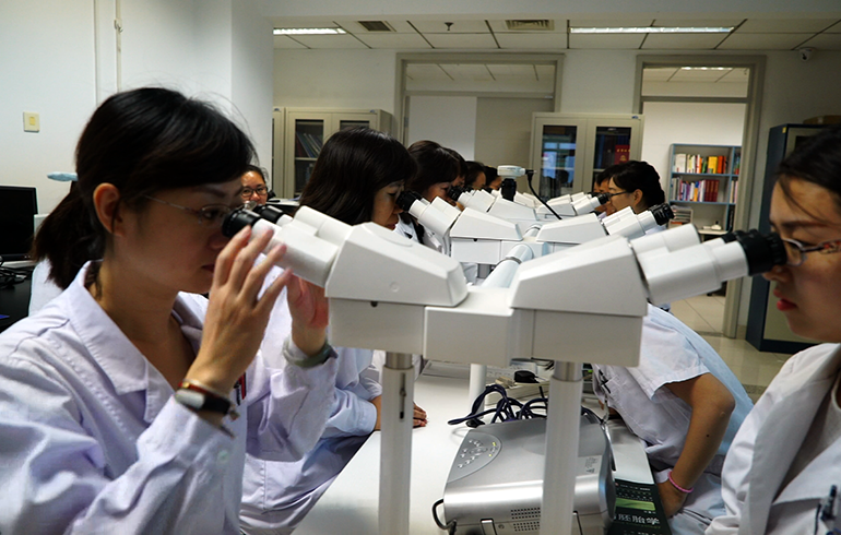 致敬偉大改革｜對話40年，講述身邊的健康故事33&mdash;好醫生是這樣煉成的