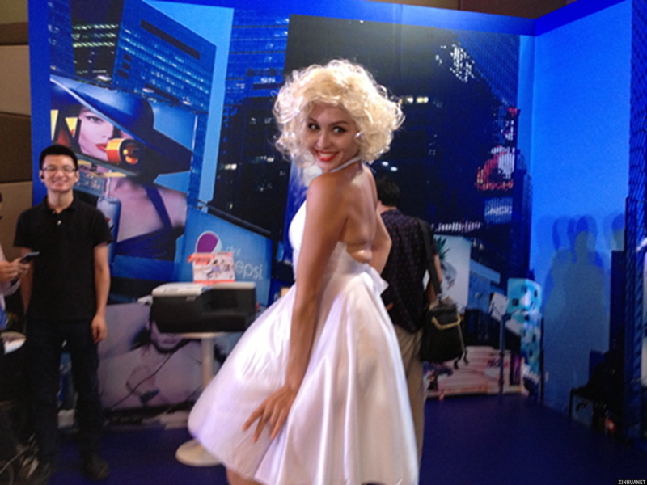 即拍"夢露"+美女產品經理即打印