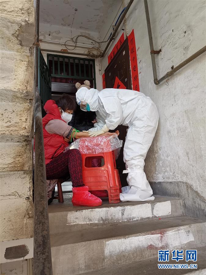 （新華全媒頭條&middot;圖文互動）（5）戰(zhàn)武漢&mdash;&mdash;解放軍支援湖北抗擊疫情直擊