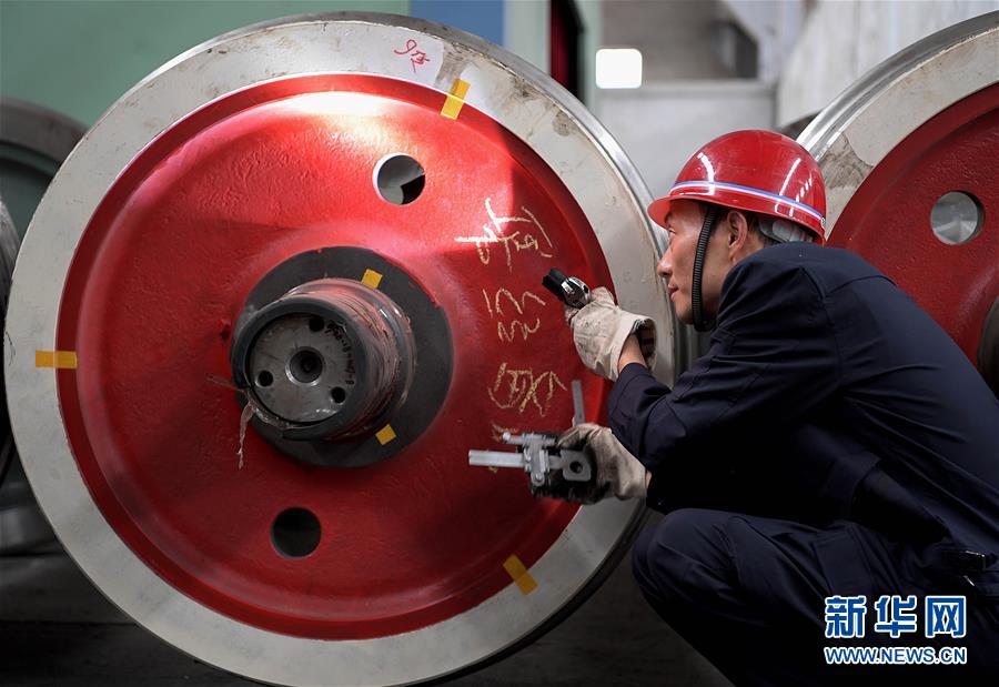 （圖片故事）（5）&ldquo;機車醫生&rdquo;李向前：&ldquo;望聞問切&rdquo;保安全