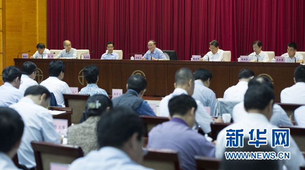 7月16日，中共中央政治局常委、中央紀(jì)委書記、中央巡視工作領(lǐng)導(dǎo)小組組長(zhǎng)王岐山在北京出席2014年中央第二輪巡視工作動(dòng)員部署會(huì)并講話。新華社記者黃敬文 攝 