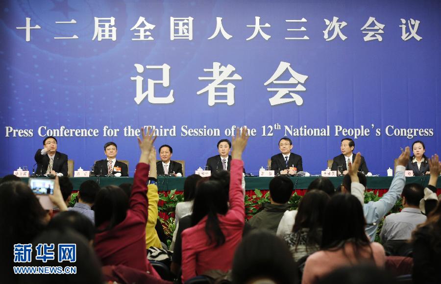 （兩會）（1）直面熱點　&ldquo;干貨&rdquo;不斷&mdash;&mdash;十二屆全國人大三次會議組織十數場記者會回眸