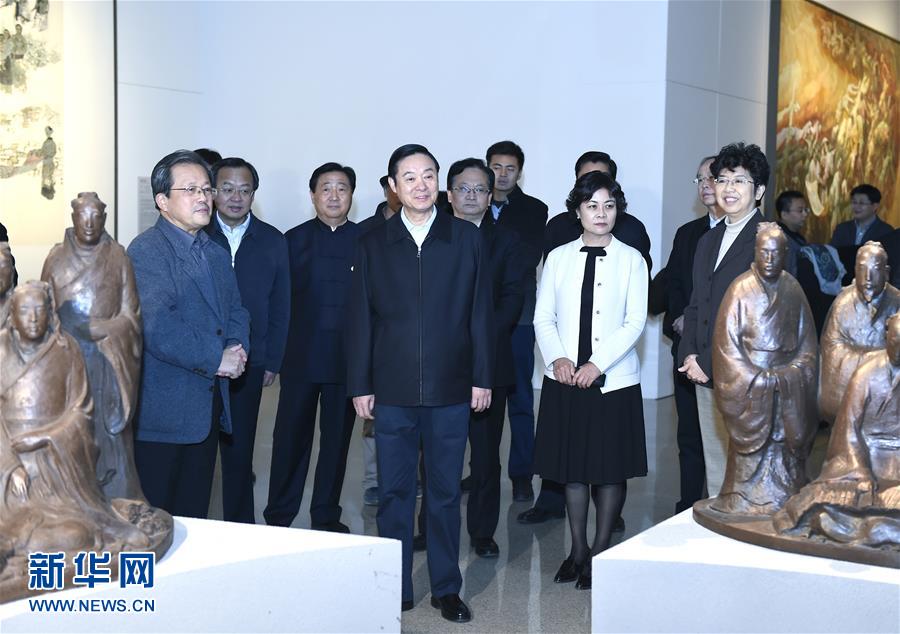 12月6日，中共中央政治局委員、中央書記處書記、中宣部部長劉奇葆在北京參觀中華文明歷史題材美術創作工程入選作品展覽。 新華社記者張領攝