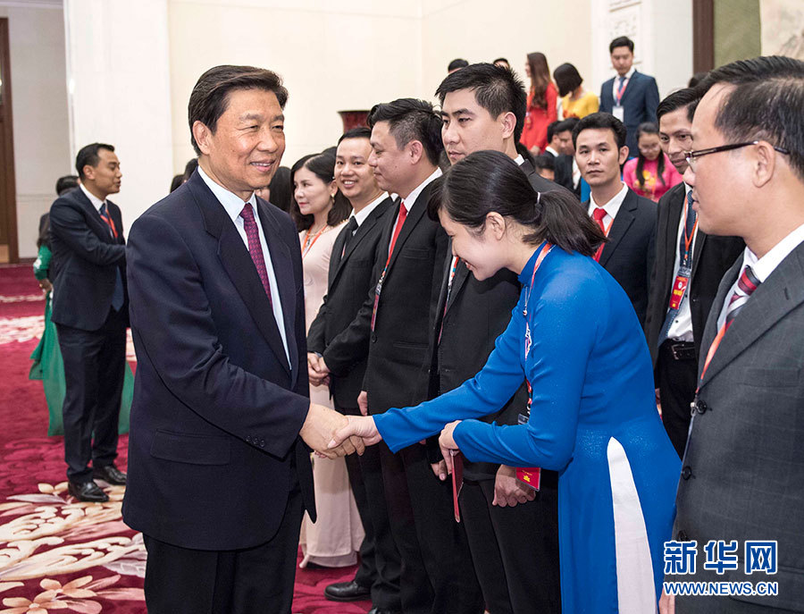 5月22日，中共中央政治局委員、國家副主席李源潮在北京會見越南胡志明共青團中央書記處第一書記黎國鋒率領的越南青年代表團。 新華社記者李濤 攝