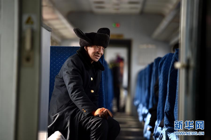 （社會(huì)）（8）呂梁山上的&ldquo;慢火車&rdquo;
