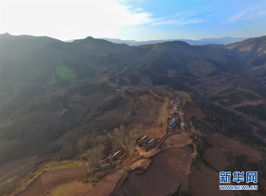 （新媒體專(zhuān)線(xiàn)）（1）我們對(duì)美好生活更加充滿(mǎn)信心&mdash;&mdash;習(xí)近平總書(shū)記春節(jié)前夕赴四川看望慰問(wèn)回訪(fǎng)記 