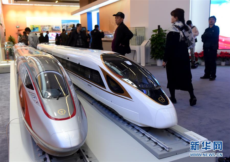 （新華全媒頭條&middot;圖文互動）（4）從歷史中汲取繼續(xù)前進的力量&mdash;&mdash;習近平總書記參觀慶祝改革開放40周年大型展覽側記