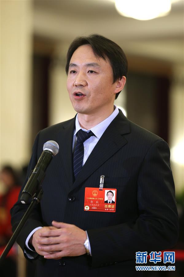 （兩會(huì)&middot;人大開幕）（12）全國人大代表接受采訪