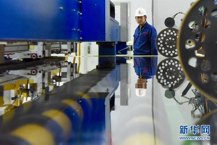 （在習近平新時代中國特色社會主義思想指引下&middot;將改革開放進行到底&middot;強國之基）（新華全媒頭條&middot;圖文互動）（3）奮斗不停步 改革再出發&mdash;&mdash;&ldquo;四個自信&rdquo;筑牢強國之基