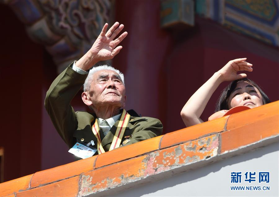 （新華全媒頭條&middot;強(qiáng)軍思想引領(lǐng)新征程&middot;圖文互動）（3）那一刻，我們光榮接受檢閱