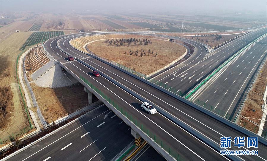 （新華全媒頭條&middot;迎接兩會特別報(bào)道&middot;圖文互動(dòng)）（13）會當(dāng)水擊三千里&mdash;&mdash;全國兩會前夕看中國信心