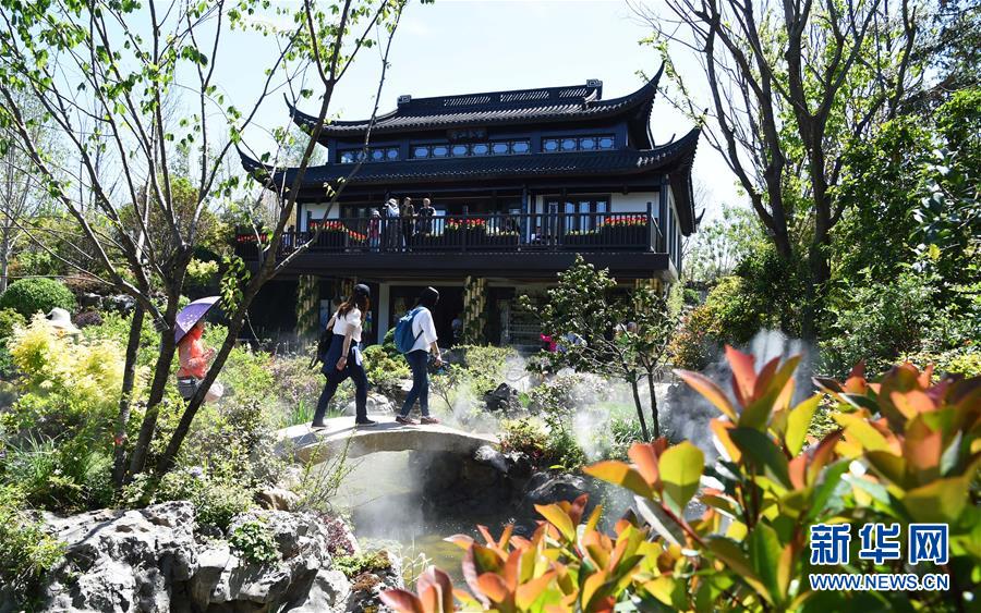 （在習近平新時代中國特色社會主義思想指引下&mdash;&mdash;新時代新作為新篇章&middot;圖文互動）（5）從世園會&ldquo;看&rdquo;中國綠色發展之路&mdash;&mdash;寫在北京世園會&ldquo;中國國家館日&rdquo;到來之際