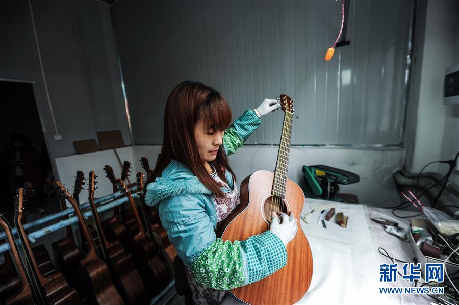 （在習近平新時代中國特色社會主義思想指引下&mdash;&mdash;新時代新作為新篇章&middot;圖文互動）（6）貴州正安：吉他奏響發展&ldquo;神曲&rdquo;