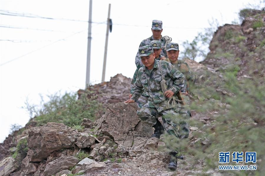 （圖文互動(dòng)）（1）高原上的&ldquo;拴心石&rdquo;&mdash;&mdash;記某信息通信基地四營(yíng)五連連長(zhǎng)翁春芳