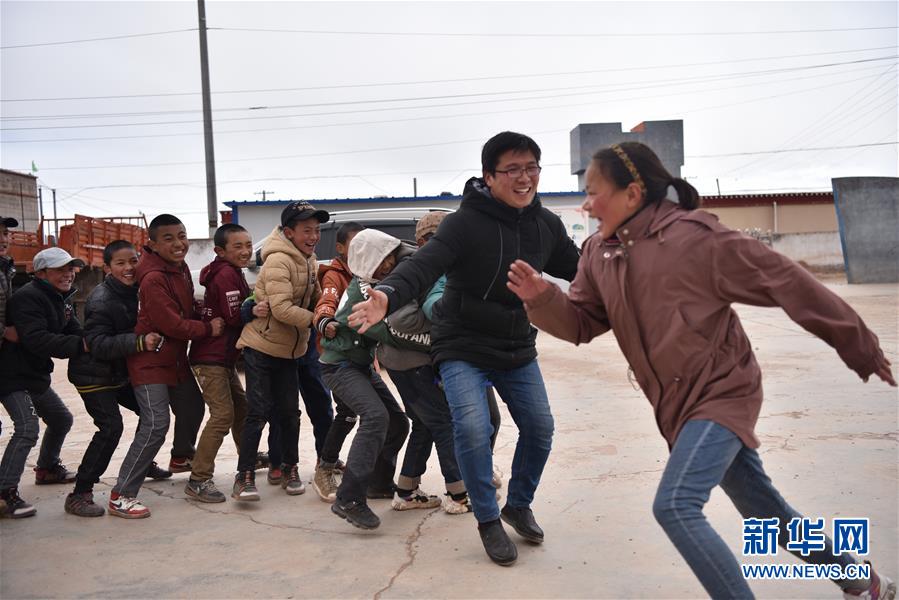 （不忘初心、牢記使命&middot;圖文互動）（7）青春之花綻放五千米云端&mdash;&mdash;記扎根海拔最高縣小學教師夫妻杜安東、曹曉花