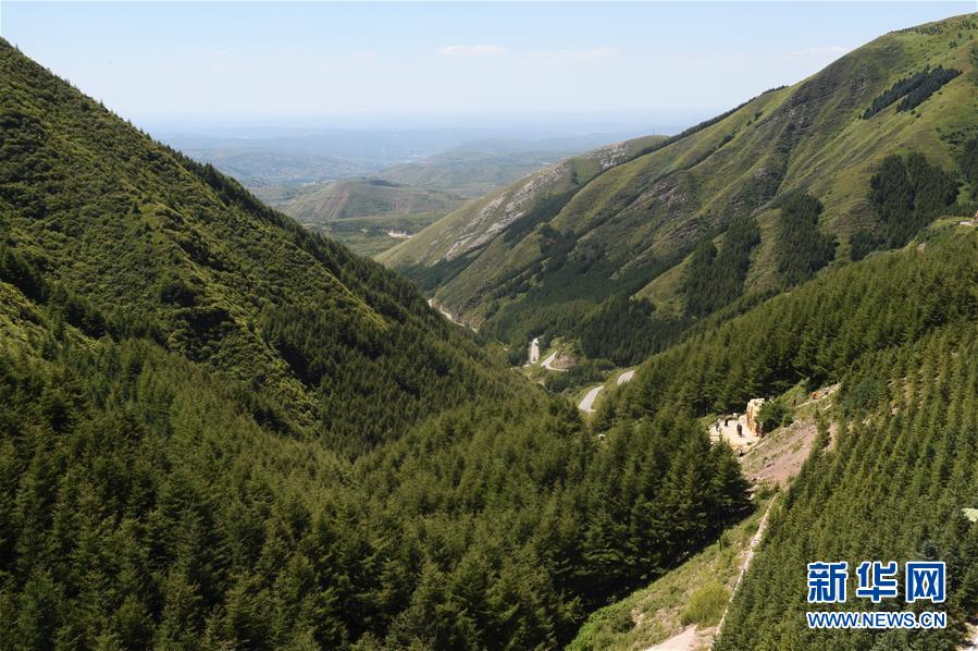 （壯麗70年&middot;奮斗新時代&mdash;&mdash;記者再走長征路&middot;圖文互動）（3）追憶紅色經(jīng)典&mdash;&mdash;《清平樂&middot;六盤山》的誕生