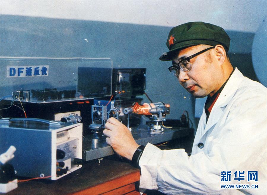 （愛國情 奮斗者&middot;圖文互動）（2）永不停轉的&ldquo;陀螺&rdquo;&mdash;&mdash;追記中國工程院院士、國防科技大學教授高伯龍