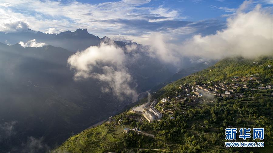 （新華全媒頭條&middot;決戰決勝脫貧攻堅&middot;圖文互動）（1）為了人與自然和諧共生&mdash;&mdash;云南&ldquo;三江并流&rdquo;地區決戰精準脫貧的&ldquo;生態畫卷&rdquo;