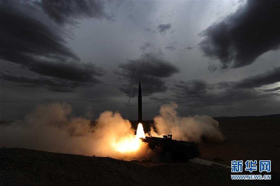 （圖文互動）（2）永遠(yuǎn)沖鋒的&ldquo;導(dǎo)彈發(fā)射先鋒營&rdquo;&mdash;&mdash;記闊步強軍征途的火箭軍某旅發(fā)射一營