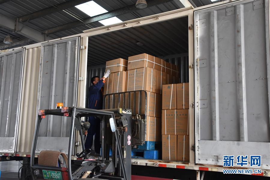 （圖文互動）（1）爭分奪秒，為了那千公里之外的馳援&mdash;&mdash;急需防疫物資天津復工復產(chǎn)一線見聞
