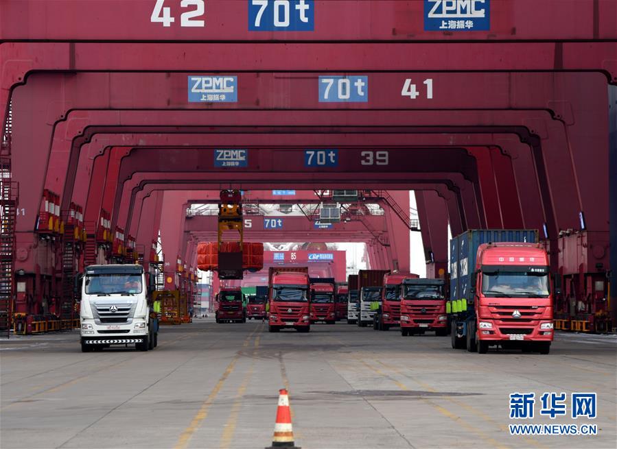 （圖文互動）（2）海港轉(zhuǎn)運(yùn)不停歇　整體運(yùn)能待釋放&mdash;&mdash;沿海主要港口生產(chǎn)見聞