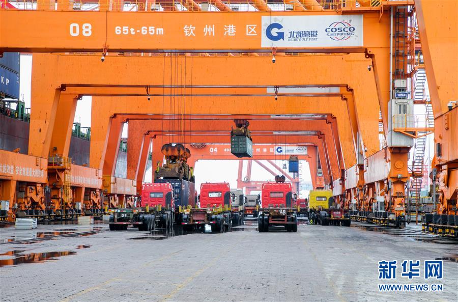 （圖文互動）（4）抓好防疫保暢，還管司機吃飯&mdash;&mdash;廣西欽州保稅港區服務企業復工見聞