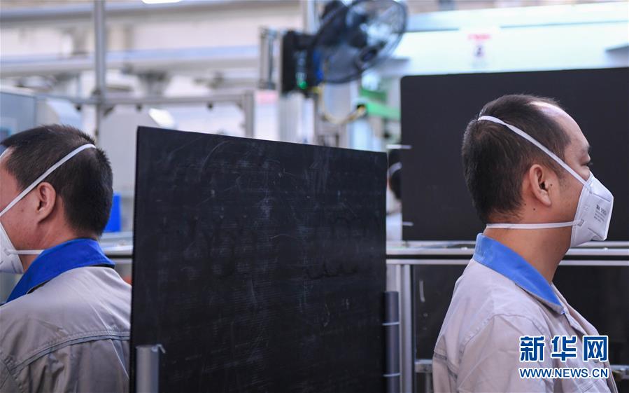 （聚焦疫情防控&middot;圖文互動）（2）用疫情&ldquo;防控線&rdquo;守衛企業&ldquo;生命線&rdquo;&mdash;&mdash;長春復工企業防控一線見聞