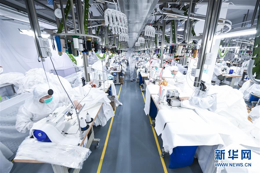 （新華全媒頭條&middot;圖文互動）（3）磨難壓不垮 奮起正當(dāng)時&mdash;&mdash;習(xí)近平總書記在統(tǒng)籌推進(jìn)新冠肺炎疫情防控和經(jīng)濟(jì)社會發(fā)展工作部署會議上的重要講話振奮人心凝聚力量