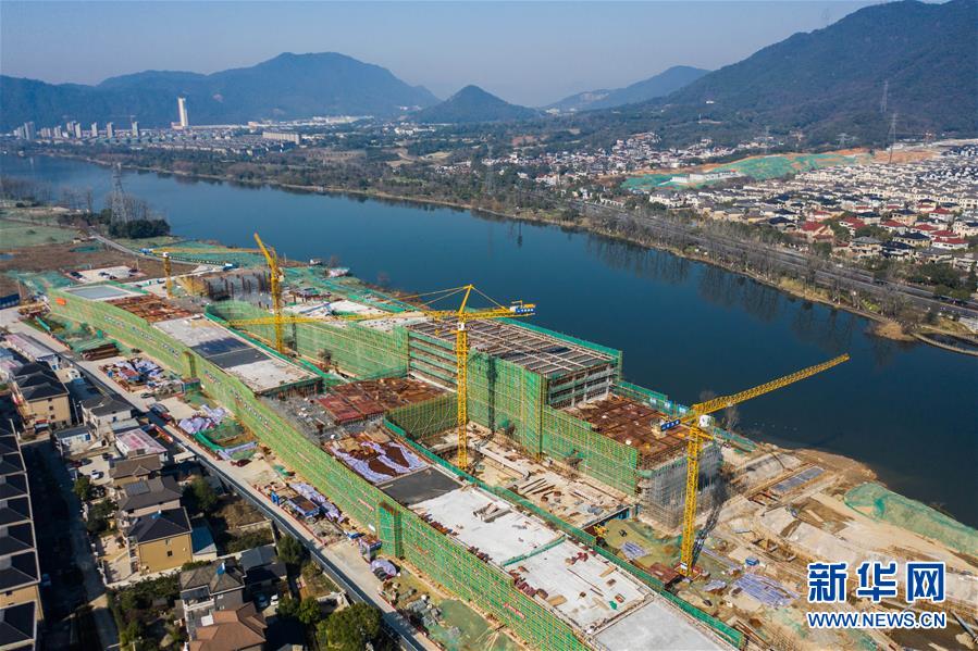 （新華全媒頭條&middot;圖文互動）（16）磨難壓不垮 奮起正當(dāng)時&mdash;&mdash;習(xí)近平總書記在統(tǒng)籌推進(jìn)新冠肺炎疫情防控和經(jīng)濟(jì)社會發(fā)展工作部署會議上的重要講話振奮人心凝聚力量