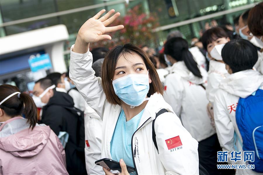 （新華全媒頭條&middot;圖文互動）（4）最美逆行者，武漢永遠記得你！&mdash;&mdash;首批援鄂醫(yī)療隊返程紀實