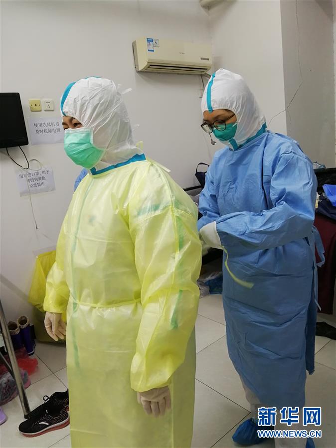 （一線抗疫群英譜&middot;圖文互動(dòng)）（1）在武漢，我為白衣戰(zhàn)士&ldquo;鑄起鎧甲&rdquo;&mdash;&mdash;記天津市腫瘤醫(yī)院醫(yī)師路佳