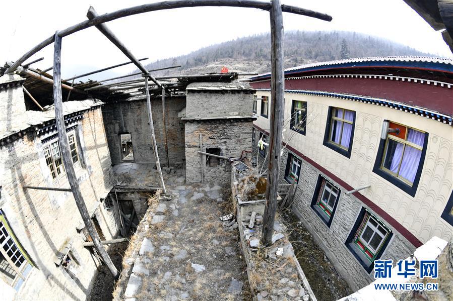 （新華全媒頭條&middot;圖文互動(dòng)）（6）一面國旗與三代人的守望&mdash;&mdash;記西藏林芝市西日卡村的&ldquo;紅色&rdquo;傳承