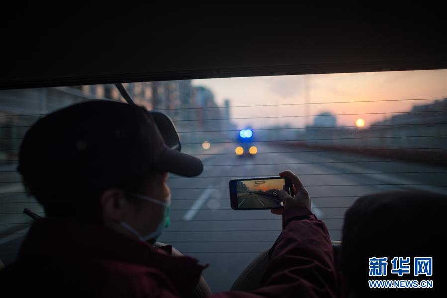 （新華全媒頭條&middot;習近平致敬的戰&ldquo;疫&rdquo;英雄&middot;武漢人民篇&middot;圖文互動）（12）壯哉，大武漢&mdash;&mdash;獻給英雄的武漢人民