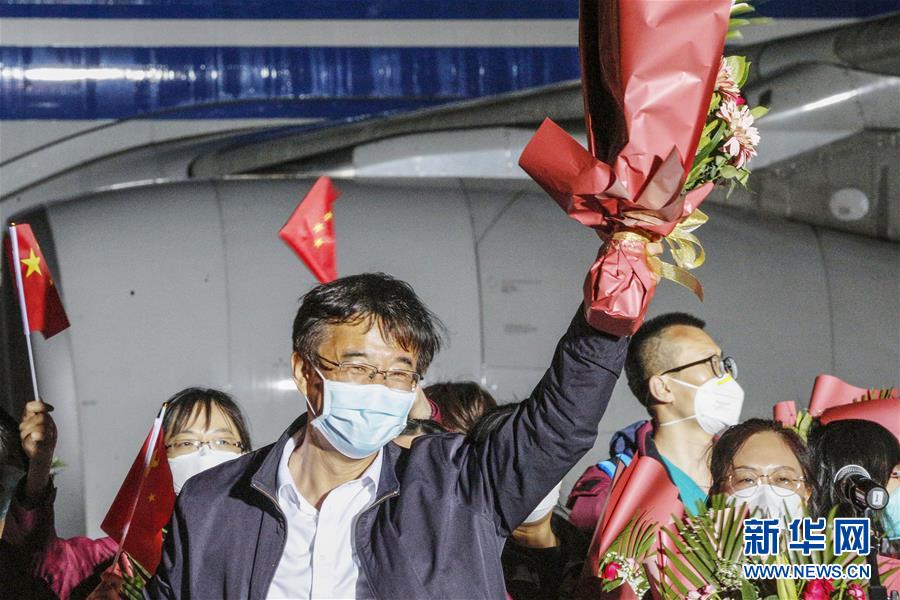 （聚焦疫情防控&middot;圖文互動）（9）分秒必爭！一切為了治病救人&mdash;&mdash;中國抗疫生命至上的生動實踐