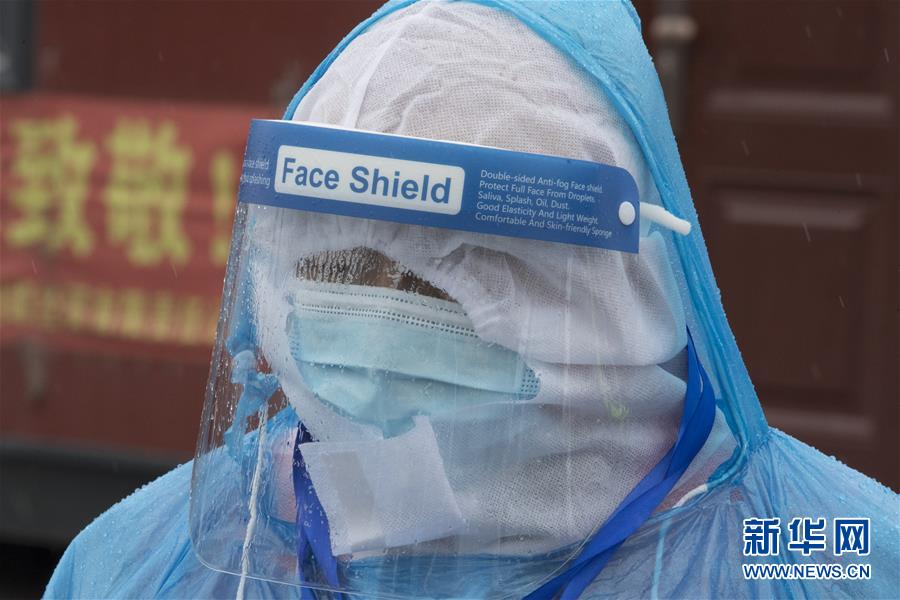 （在習(xí)近平新時(shí)代中國(guó)特色社會(huì)主義思想指引下&mdash;&mdash;新時(shí)代新作為新篇章&middot;習(xí)近平總書記關(guān)切事&middot;圖文互動(dòng)）（7）祛疫未竟 征衣不解&mdash;&mdash;綏芬河小城的抗疫故事