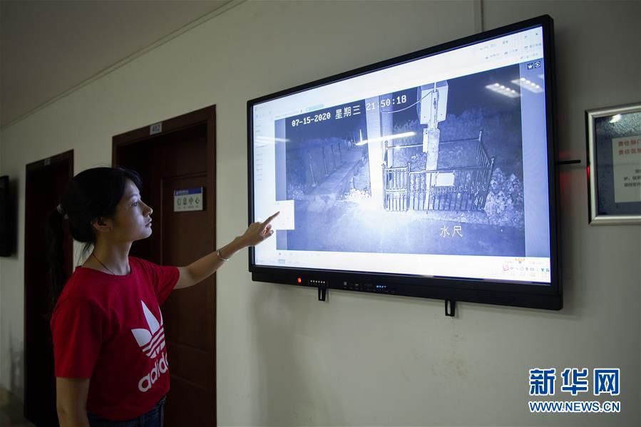 （防汛抗洪&middot;圖文互動）（5）在大堤上成長，為人民守護&mdash;&mdash;洪水中的青年&ldquo;生力軍&rdquo;