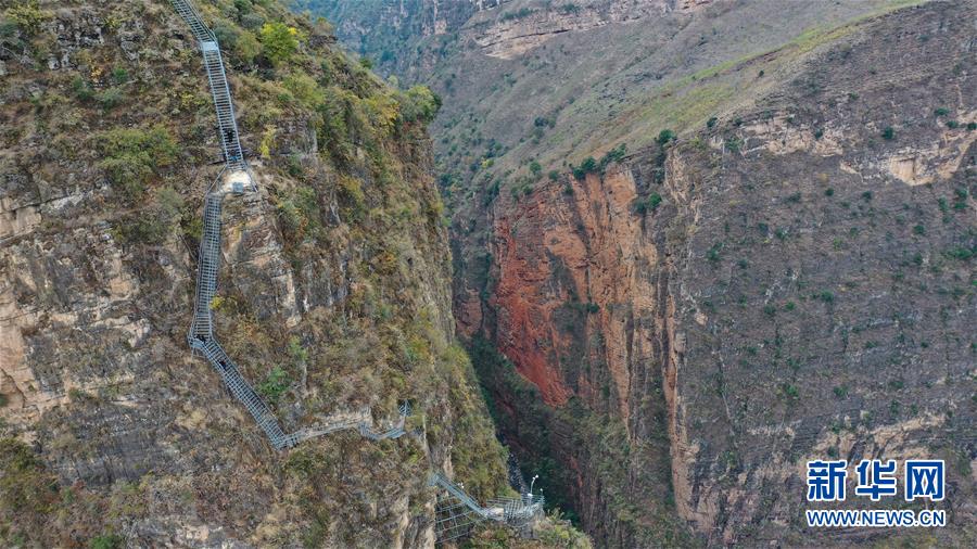 （新華全媒頭條&middot;走向我們的小康生活&middot;圖文互動）（2）奮斗繪就&ldquo;新天府&rdquo;&mdash;&mdash;川蜀大地干群&ldquo;戰貧&rdquo;軌跡掃描