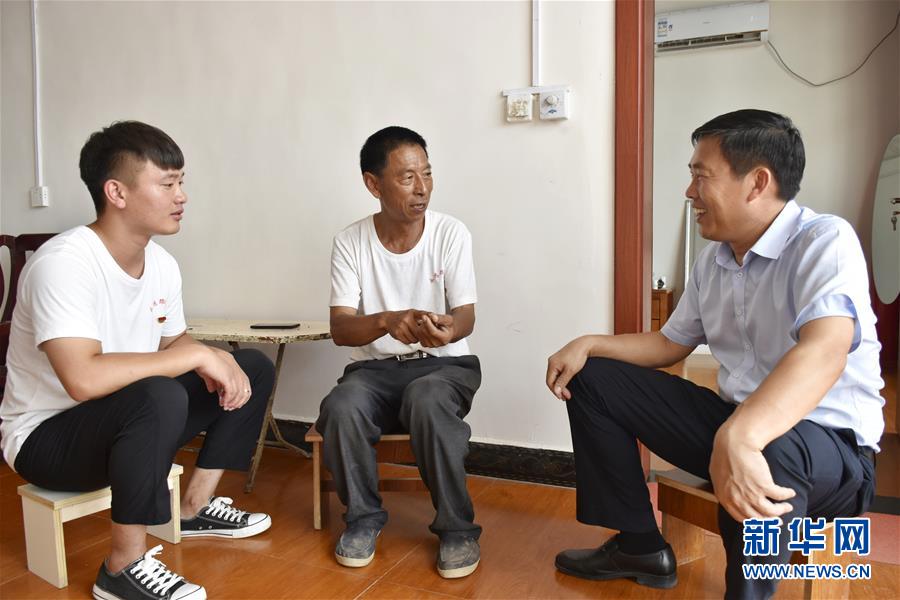 （決戰決勝脫貧攻堅&middot;圖文互動）（1）麻花莊振興記