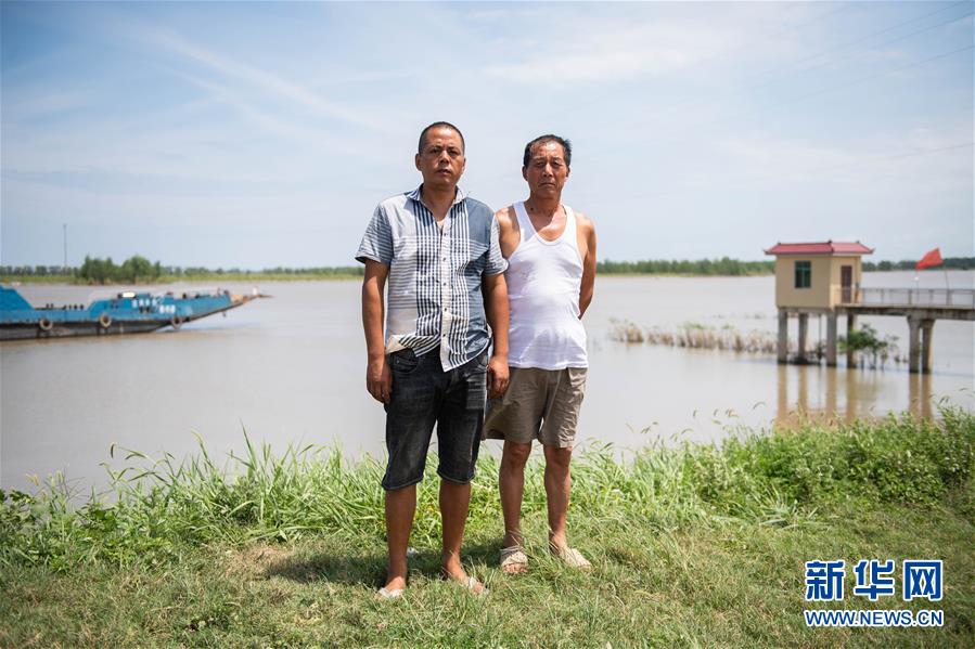 （新華全媒頭條&middot;圖文互動(dòng)）（1）&ldquo;洪線&rdquo;逆險(xiǎn)守家國(guó)&mdash;&mdash;抗洪一線的凡人星光