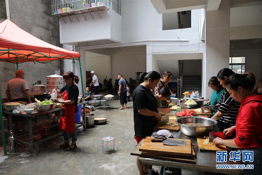 （新華全媒頭條&middot;圖文互動(dòng)）（12）&ldquo;洪線&rdquo;逆險(xiǎn)守家國(guó)&mdash;&mdash;抗洪一線的凡人星光