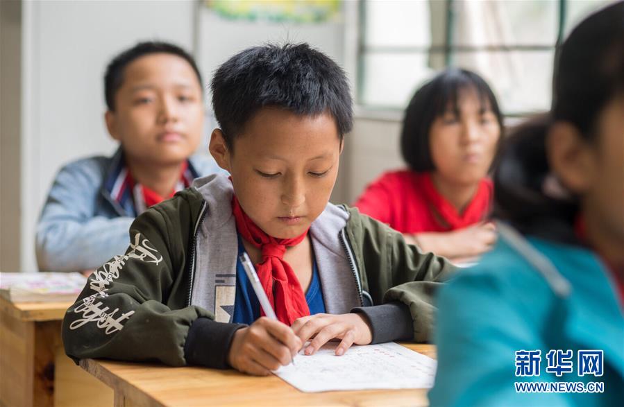 （新華全媒頭條&middot;決戰(zhàn)決勝脫貧攻堅&middot;督戰(zhàn)未摘帽貧困縣&middot;圖文互動）（11）不獲全勝，決不收兵&mdash;&mdash;全國52個掛牌督戰(zhàn)貧困縣脫貧攻堅紀(jì)實