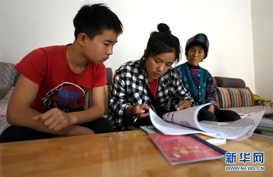 （熱點鮮報&middot;圖文互動）（6）為了大涼山的下一代，她奔赴在助學路上