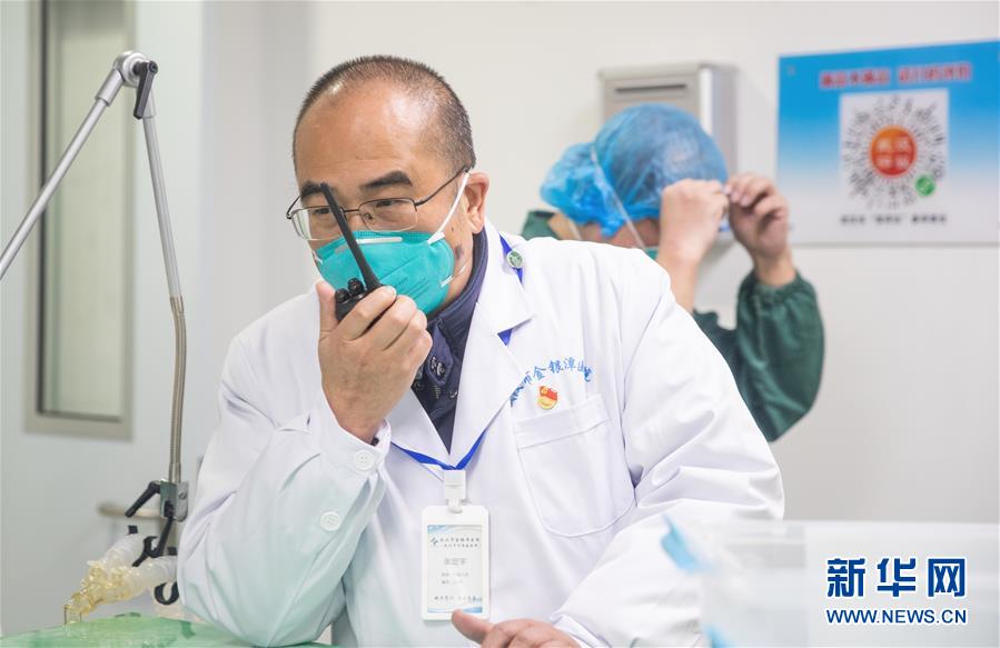 （圖文互動(dòng)）（1）追趕時(shí)間的人&mdash;&mdash;記&ldquo;人民英雄&rdquo;國(guó)家榮譽(yù)稱號(hào)獲得者張定宇