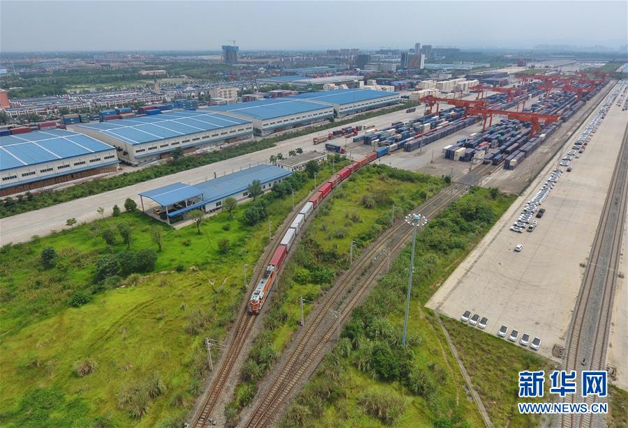 （新華全媒頭條&middot;圖文互動）（3）西部有個新的&ldquo;圈&rdquo;&mdash;&mdash;成渝加快雙城經(jīng)濟圈建設