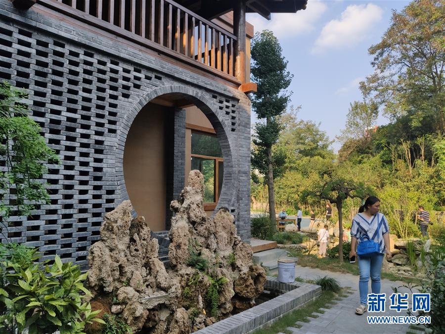 （走向我們的小康生活&middot;圖文互動）（1）游客來了，小康近了&mdash;&mdash;生態旅游引領湖北山區蝶變二三事