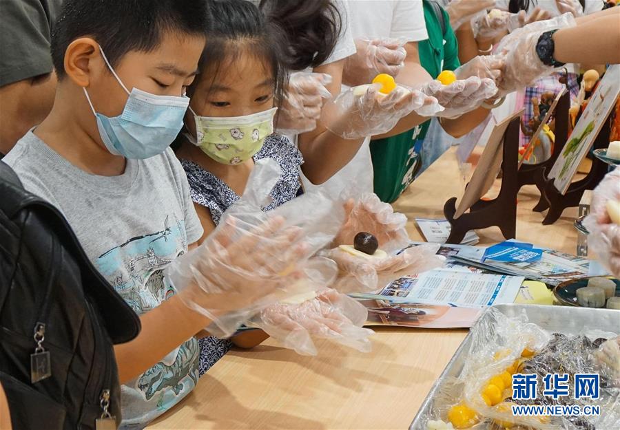 （新華全媒頭條&middot;圖文互動）（9）流動中國折射復蘇新氣象&mdash;&mdash;透視&ldquo;十一&rdquo;黃金周